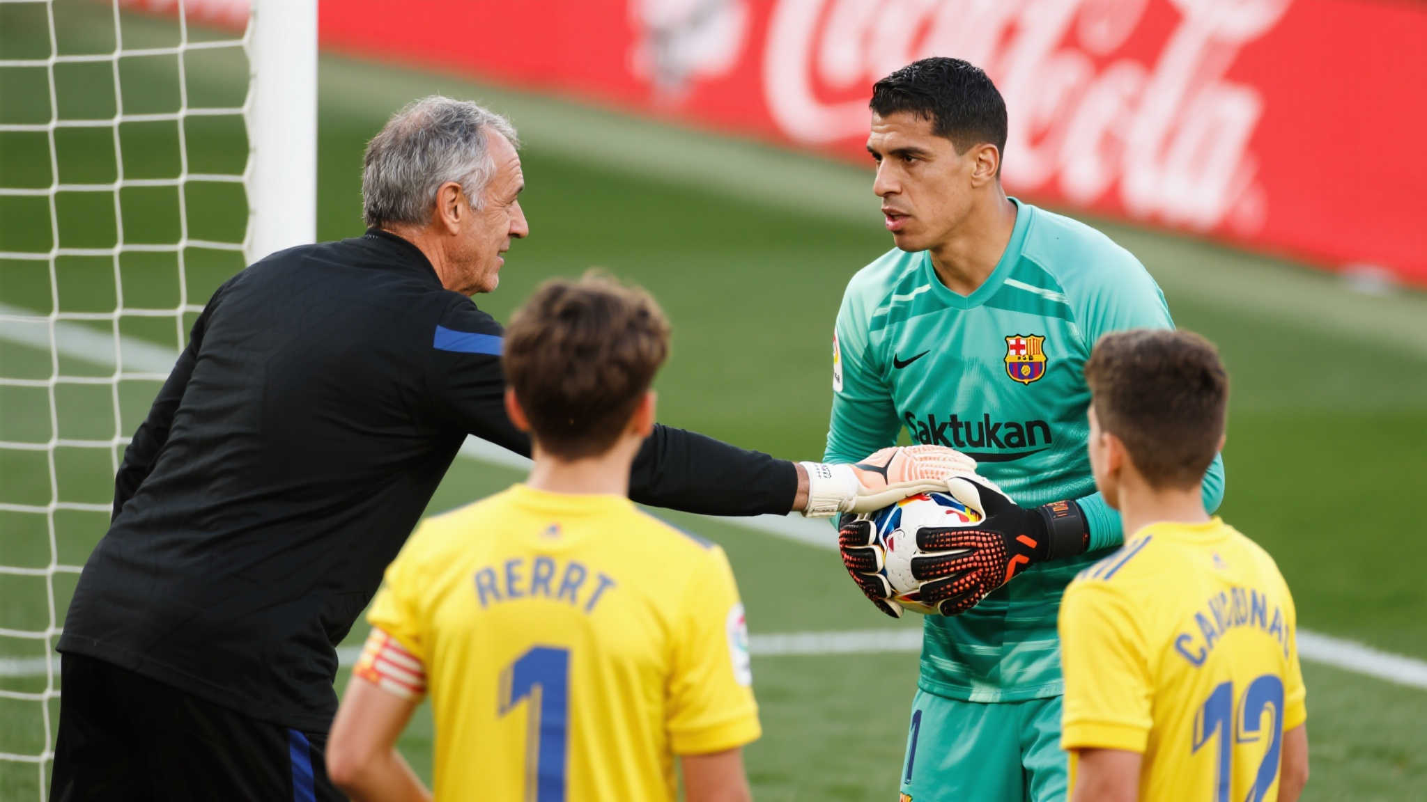 桑切斯:首次成为队中最年长门将,我将全力以赴传授经验 桑切斯:首次成为队中最年长门将,我将全力以赴传授经验