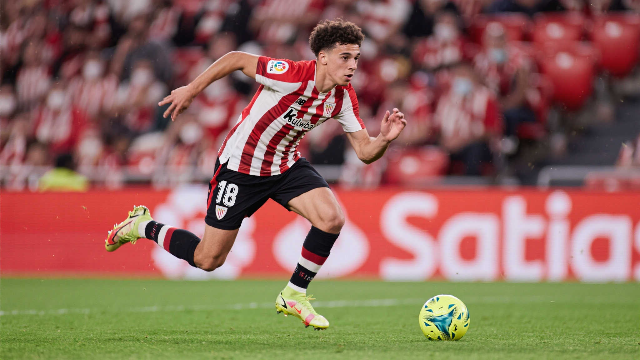 尼科·威廉姆斯引爆巴萨更衣室，年轻球员集体发声邀约